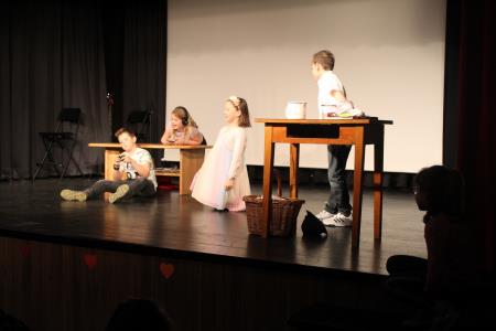 »Mamica je kakor zarja« (39)